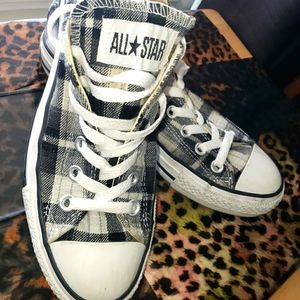CONVERSE grey plaid size 7